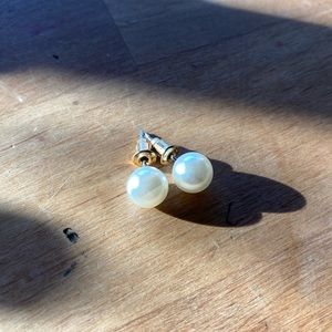 Stylish Acrylic Pearl Earring Studs